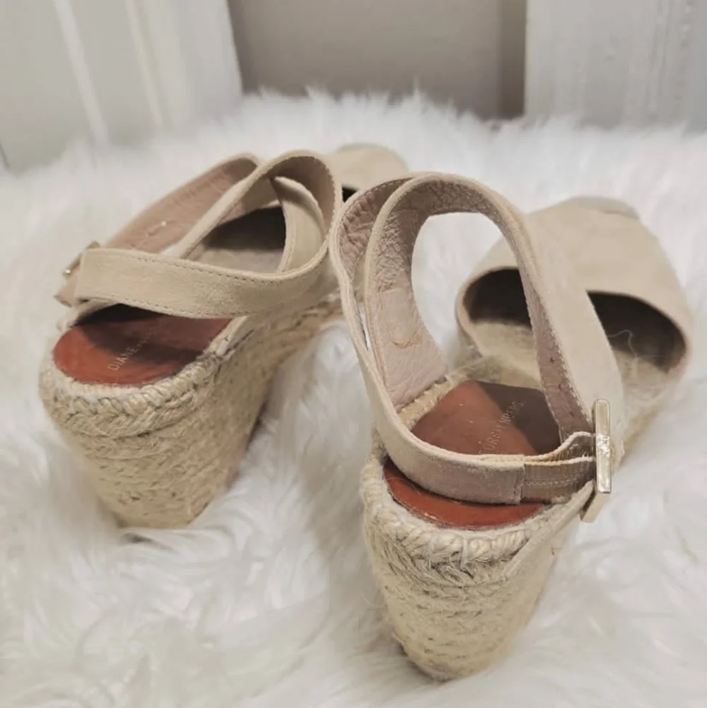 DIANE von FURSTENBERG Palermo Suede Wedge Espadrilles Ankle Wrap Strap Size 7M✌️